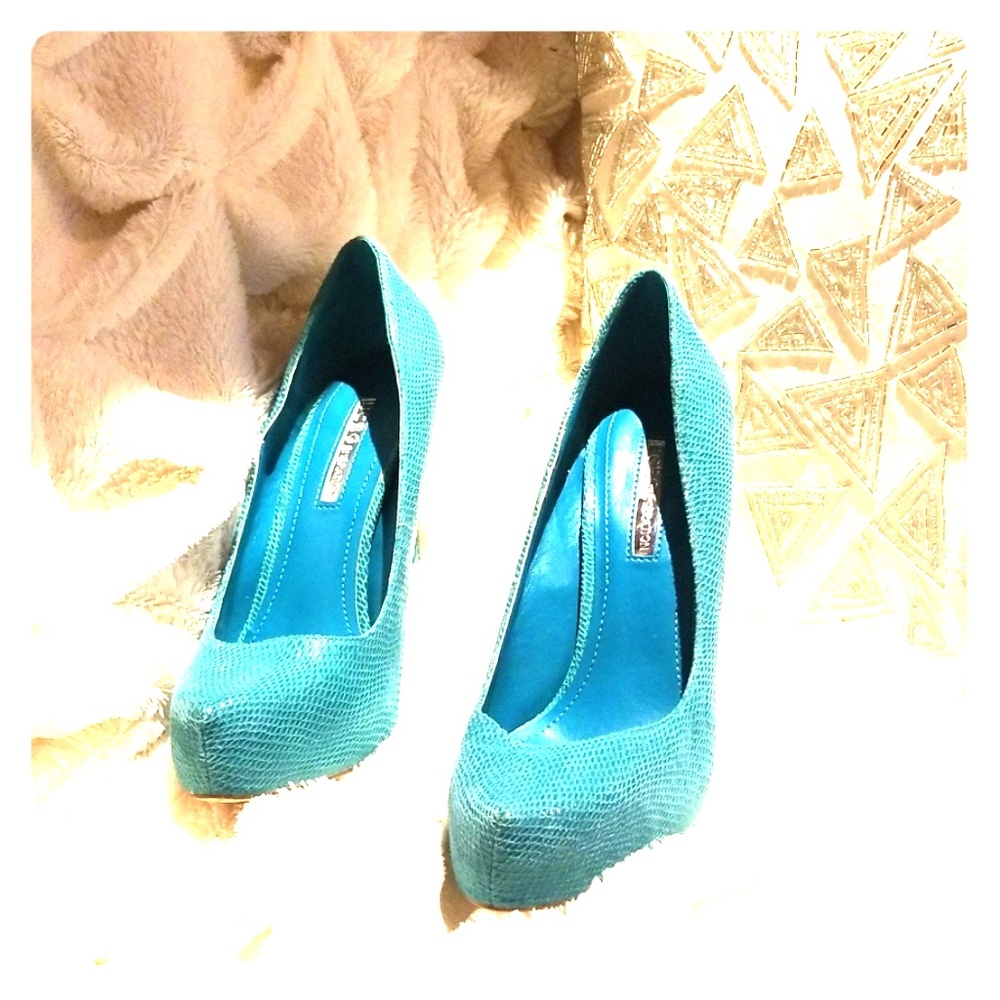 Bcbg teal snake heel.